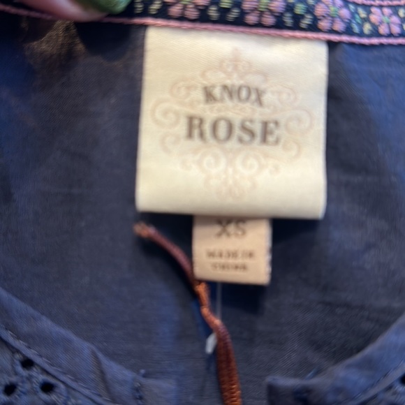 Knox Rose Navy Blue eyelet trim, peasant top with short sleeves - Picture 7 of 8